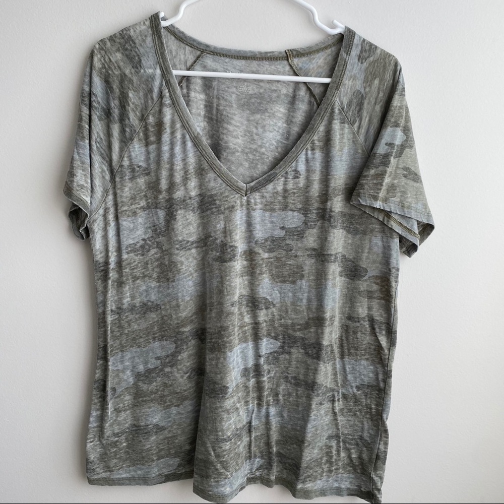 AE Faded Camo V-Neck